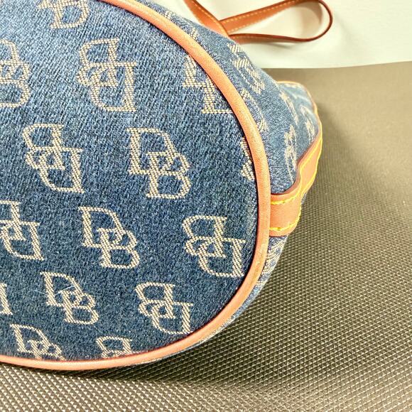 Dooney & Bourke North South Blue Denim Signature Cream DB Logo Bucket Bag Purse - Picture 13 of 15